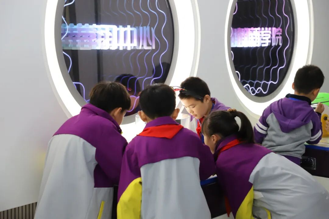 高新区科创开放周!火炬一小 “未来・科立方” 聚 10 校 400 娃 激活区域科教资源