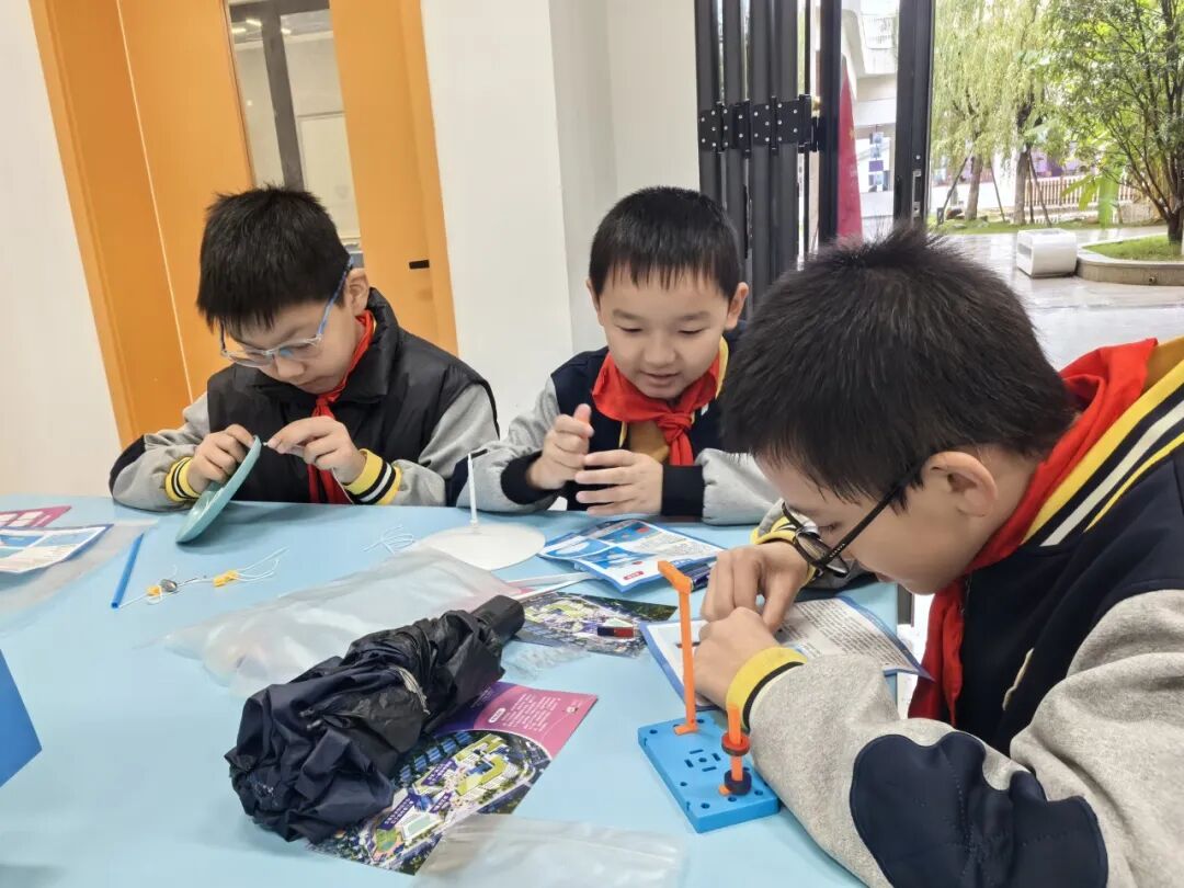 高新区科创开放周!火炬一小 “未来・科立方” 聚 10 校 400 娃 激活区域科教资源