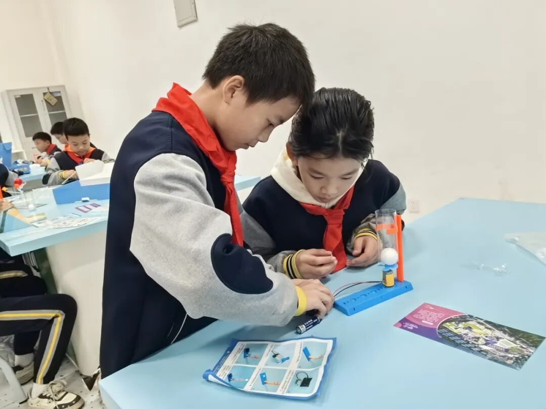高新区科创开放周!火炬一小 “未来・科立方” 聚 10 校 400 娃 激活区域科教资源