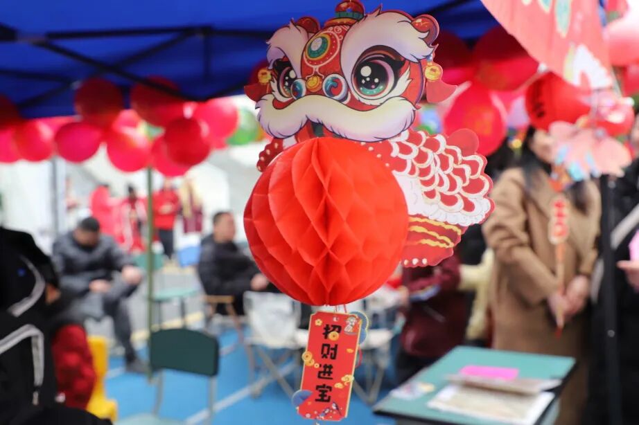 非遗魔法降临校园!师生同游年味乐园 ——火炬一小2026迎新非遗游园会欢乐上演