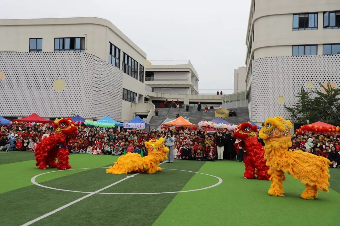 非遗魔法降临校园!师生同游年味乐园 ——火炬一小2026迎新非遗游园会欢乐上演