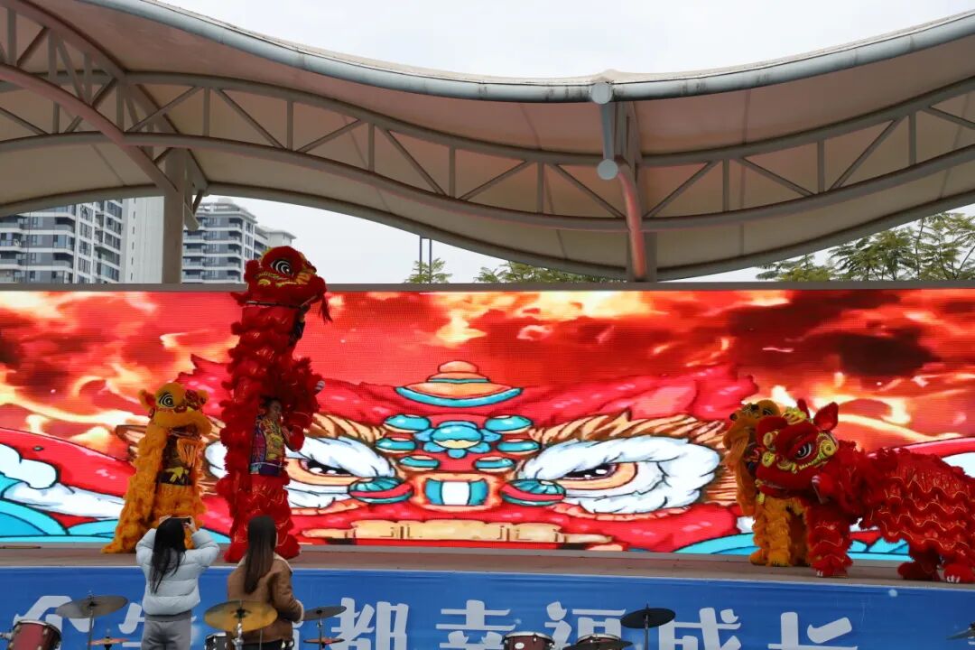 非遗魔法降临校园!师生同游年味乐园 ——火炬一小2026迎新非遗游园会欢乐上演
