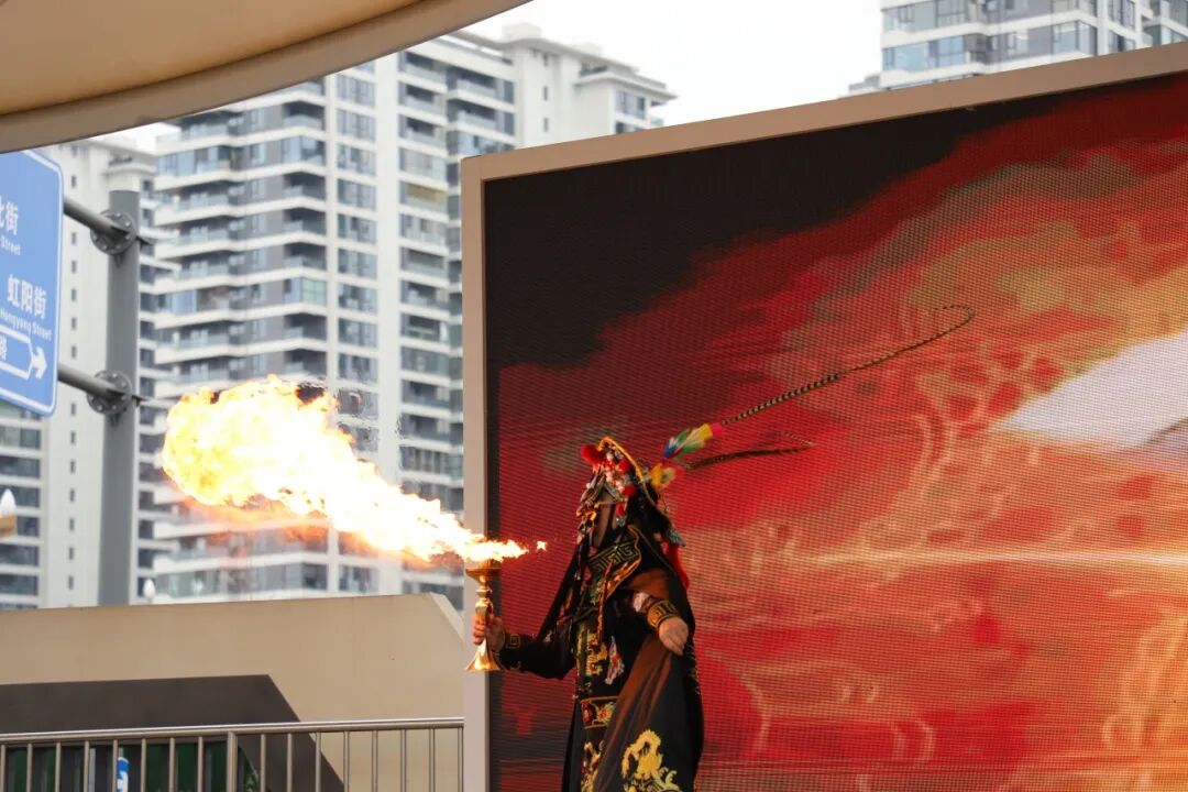 非遗魔法降临校园!师生同游年味乐园 ——火炬一小2026迎新非遗游园会欢乐上演