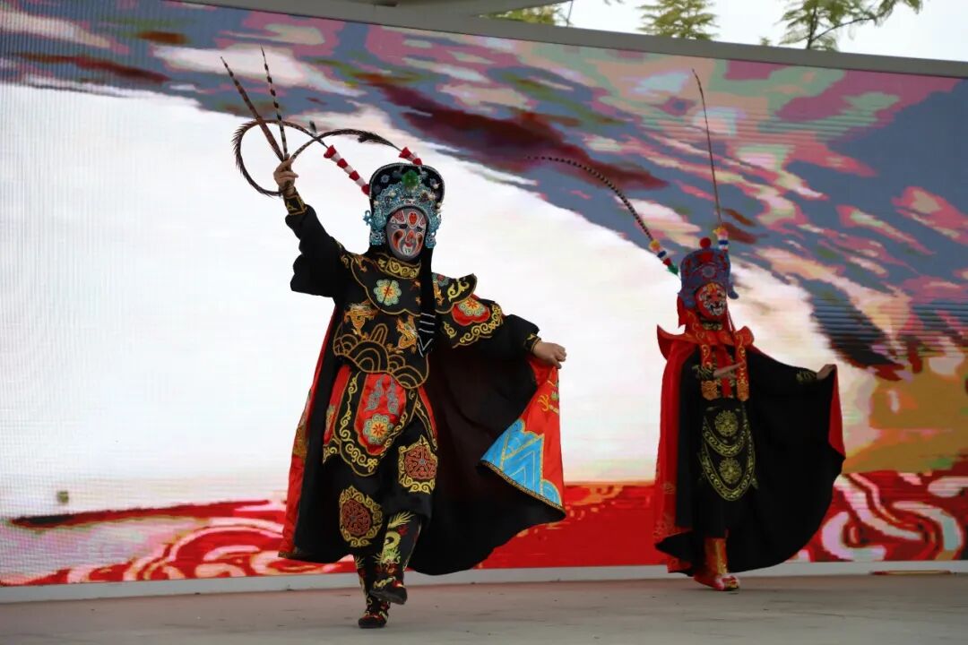 非遗魔法降临校园!师生同游年味乐园 ——火炬一小2026迎新非遗游园会欢乐上演