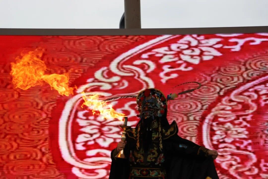 非遗魔法降临校园!师生同游年味乐园 ——火炬一小2026迎新非遗游园会欢乐上演