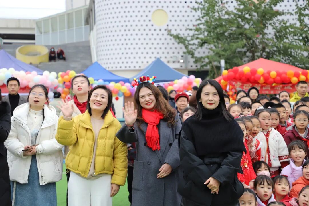非遗魔法降临校园!师生同游年味乐园 ——火炬一小2026迎新非遗游园会欢乐上演