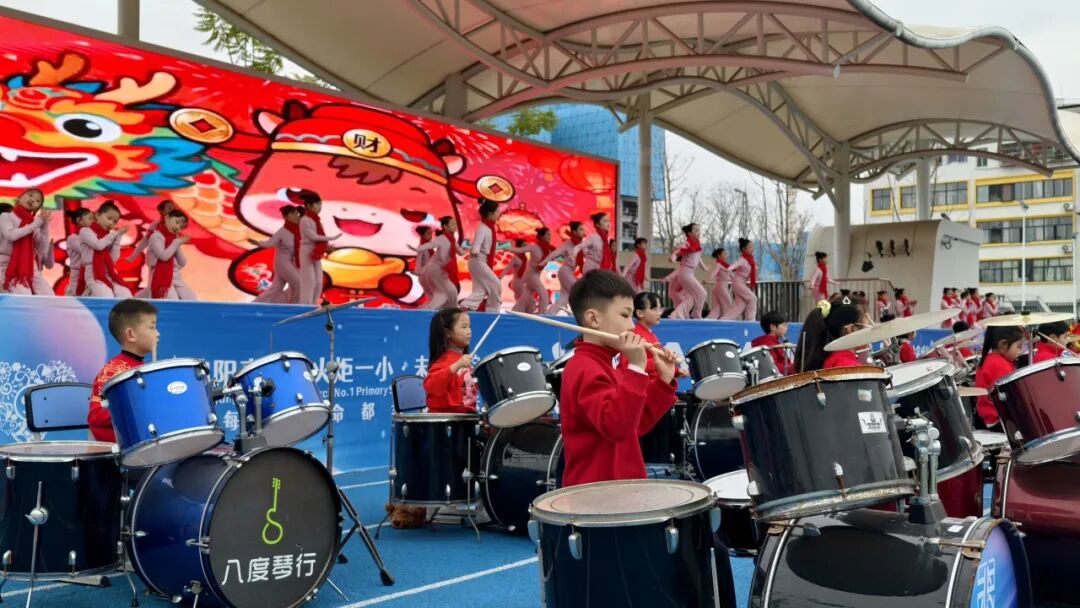 非遗魔法降临校园!师生同游年味乐园 ——火炬一小2026迎新非遗游园会欢乐上演