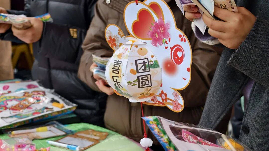 非遗魔法降临校园!师生同游年味乐园 ——火炬一小2026迎新非遗游园会欢乐上演