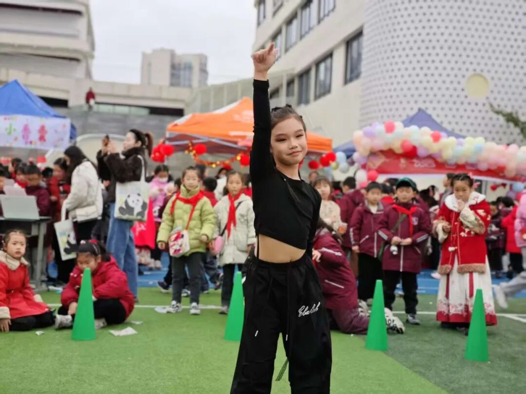 非遗魔法降临校园!师生同游年味乐园 ——火炬一小2026迎新非遗游园会欢乐上演