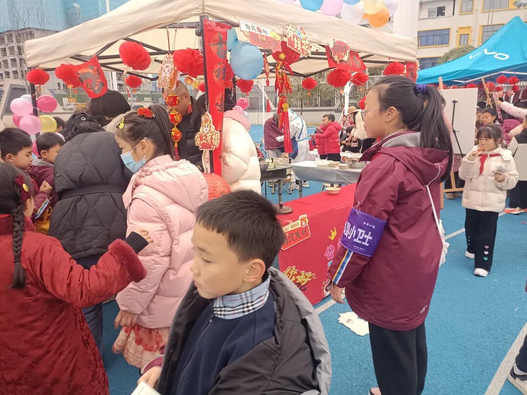 非遗魔法降临校园!师生同游年味乐园 ——火炬一小2026迎新非遗游园会欢乐上演