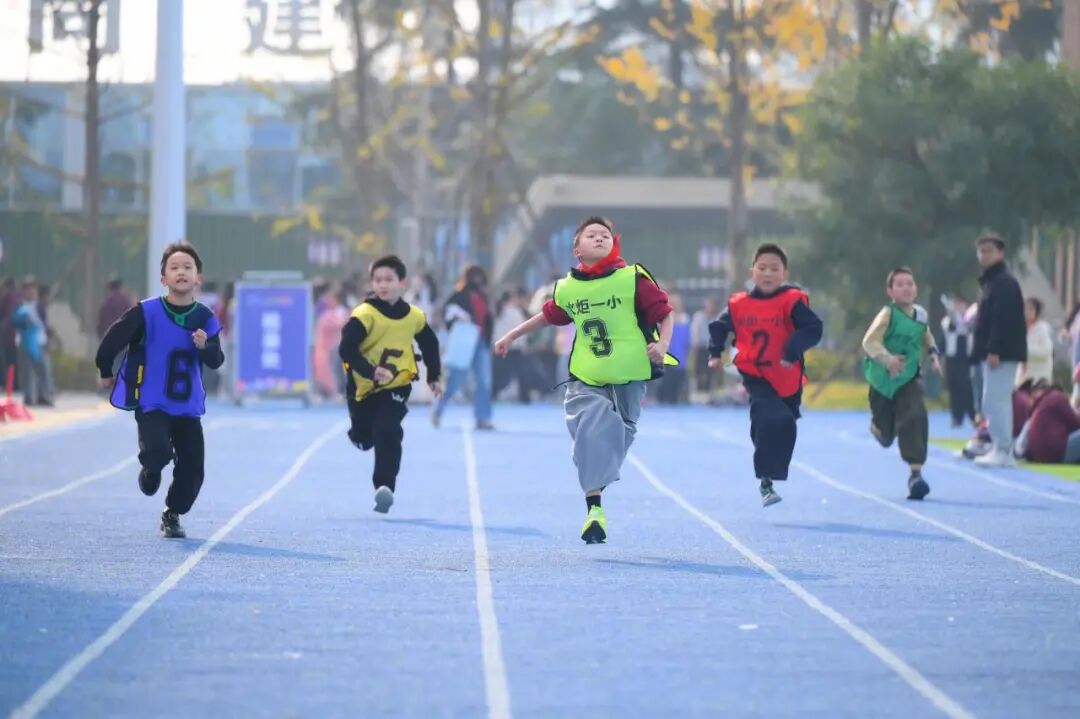 【火一月刊】激情点燃冬日,奋斗闪耀杏坛——火炬一小十一月荣光熠熠:以运动之名,铸教育之魂