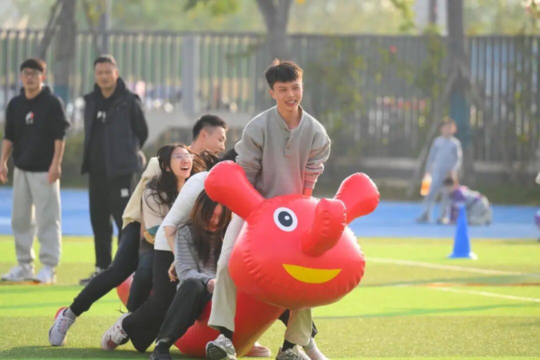 【火一月刊】激情点燃冬日,奋斗闪耀杏坛——火炬一小十一月荣光熠熠:以运动之名,铸教育之魂