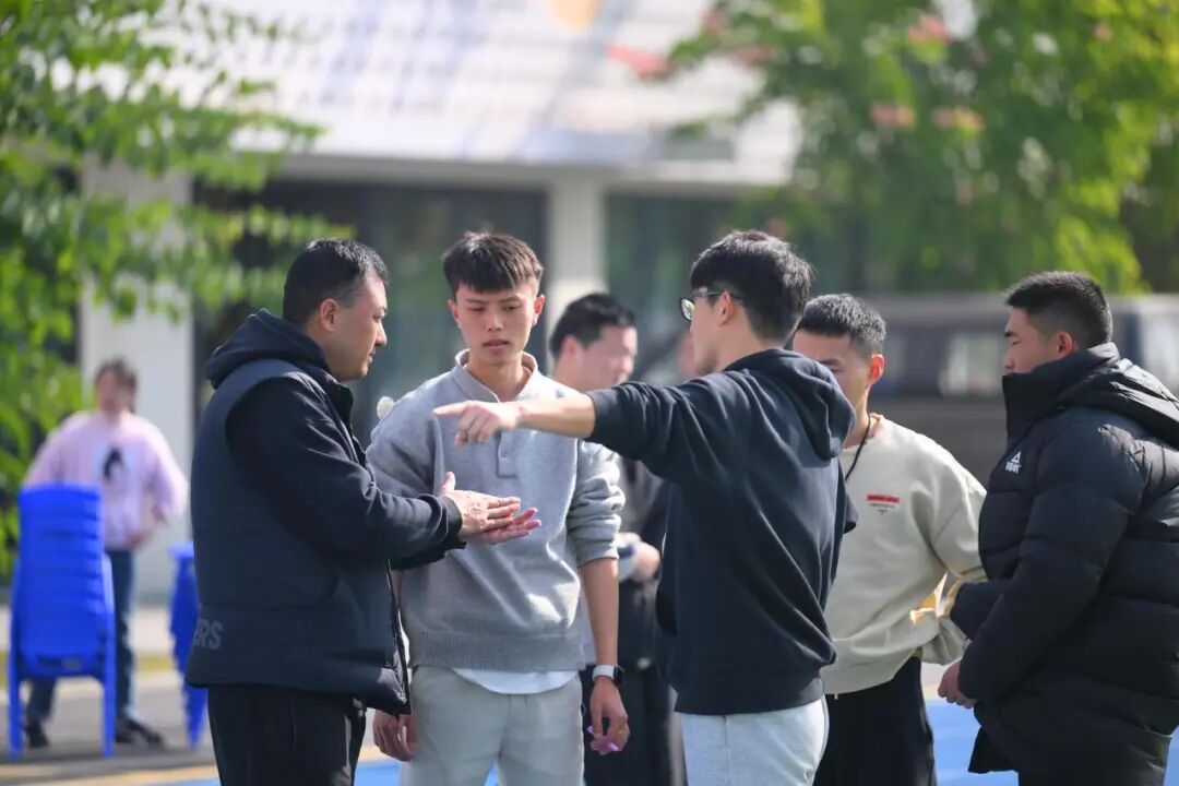 【火一月刊】激情点燃冬日,奋斗闪耀杏坛——火炬一小十一月荣光熠熠:以运动之名,铸教育之魂