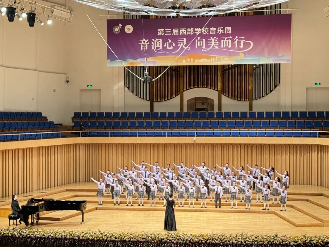 【火一月刊】激情点燃冬日,奋斗闪耀杏坛——火炬一小十一月荣光熠熠:以运动之名,铸教育之魂