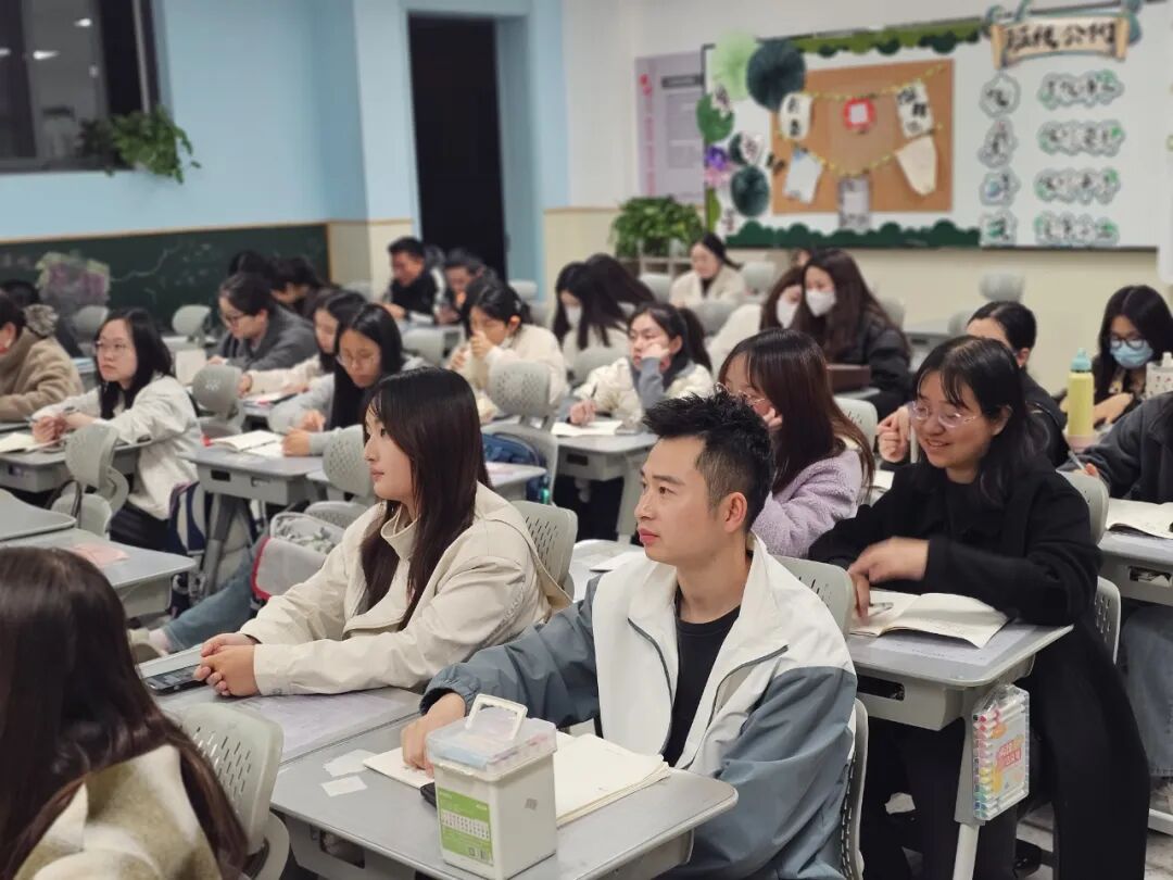 【火一月刊】激情点燃冬日,奋斗闪耀杏坛——火炬一小十一月荣光熠熠:以运动之名,铸教育之魂
