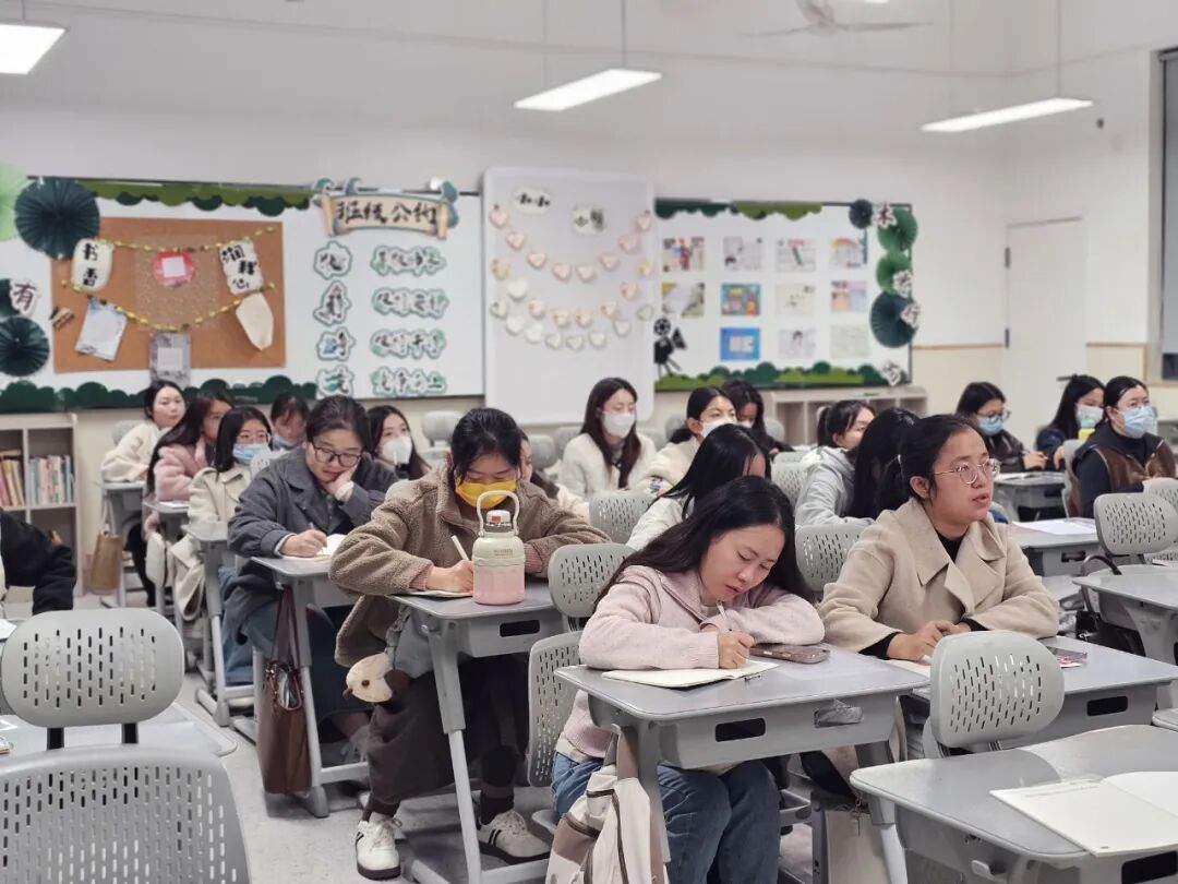 【火一月刊】激情点燃冬日,奋斗闪耀杏坛——火炬一小十一月荣光熠熠:以运动之名,铸教育之魂
