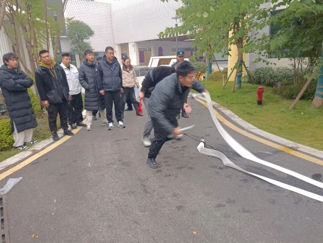【火一月刊】激情点燃冬日,奋斗闪耀杏坛——火炬一小十一月荣光熠熠:以运动之名,铸教育之魂