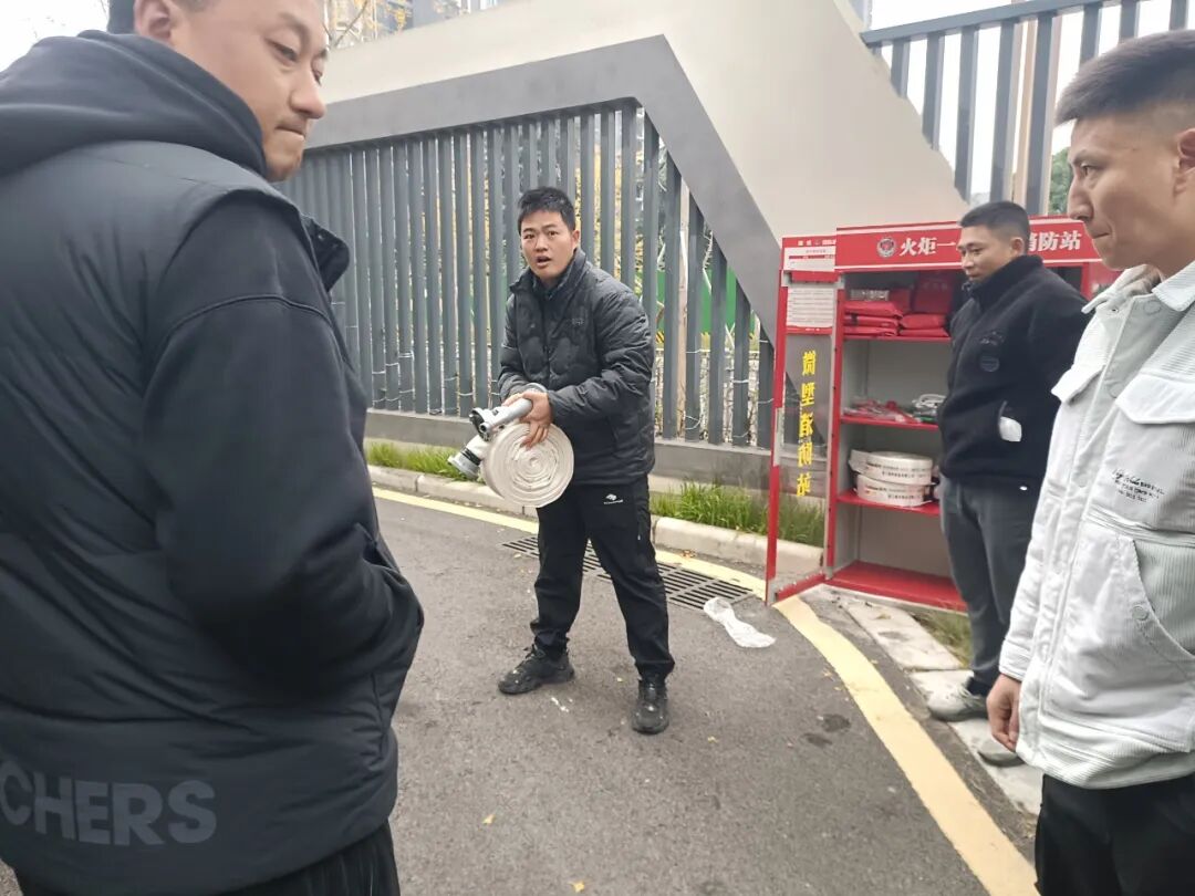 【火一月刊】激情点燃冬日,奋斗闪耀杏坛——火炬一小十一月荣光熠熠:以运动之名,铸教育之魂