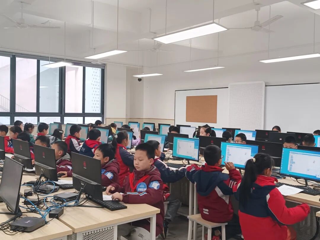 【五力领航】科创赋能成长 素养点亮未来 ——绵阳科技城新区首届中小学信息素养创新实践活动圆满落幕