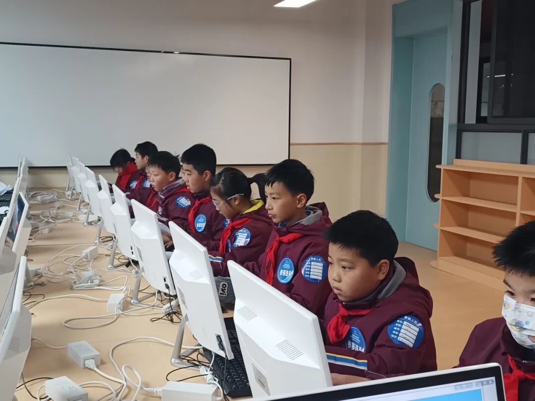 【五力领航】科创赋能成长 素养点亮未来 ——绵阳科技城新区首届中小学信息素养创新实践活动圆满落幕