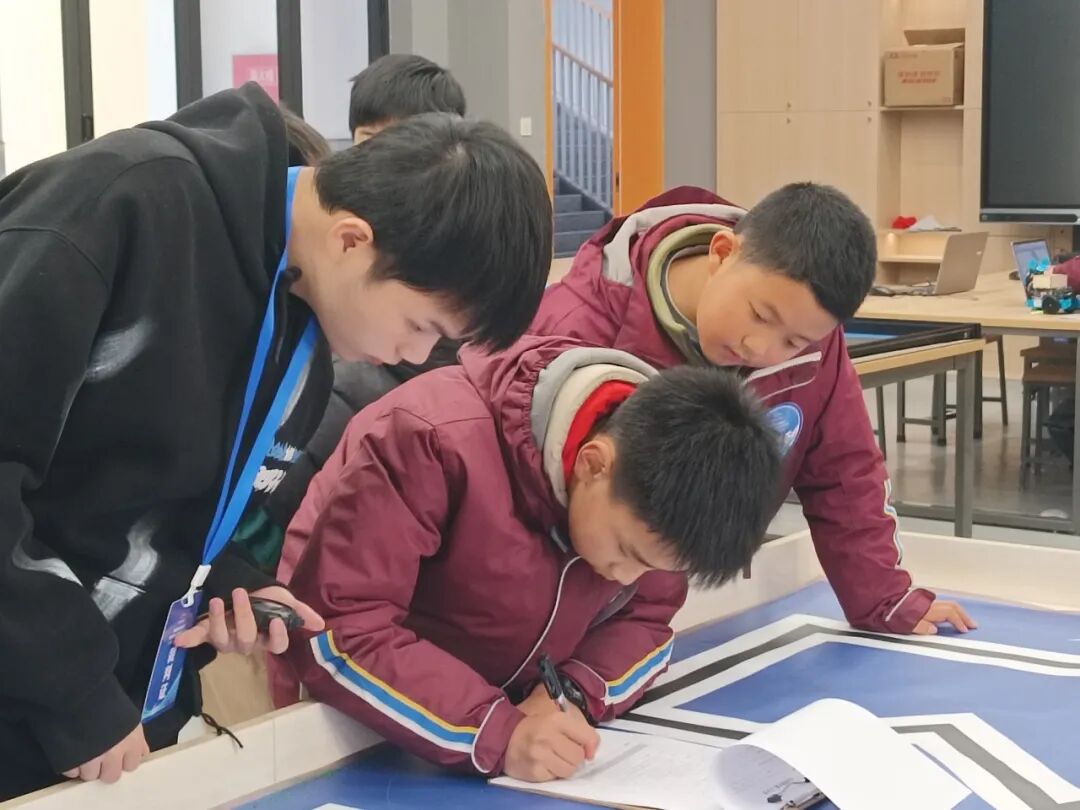 【五力领航】科创赋能成长 素养点亮未来 ——绵阳科技城新区首届中小学信息素养创新实践活动圆满落幕