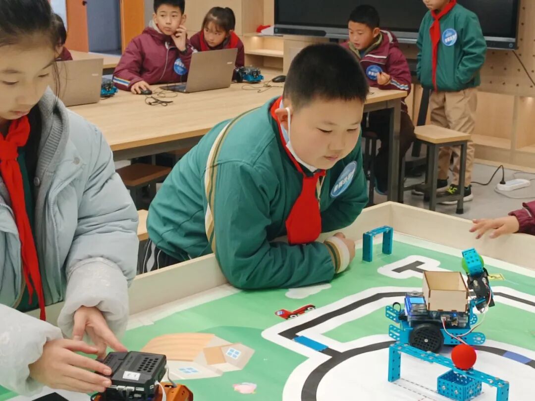 【五力领航】科创赋能成长 素养点亮未来 ——绵阳科技城新区首届中小学信息素养创新实践活动圆满落幕