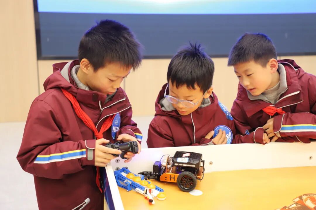【五力领航】科创赋能成长 素养点亮未来 ——绵阳科技城新区首届中小学信息素养创新实践活动圆满落幕