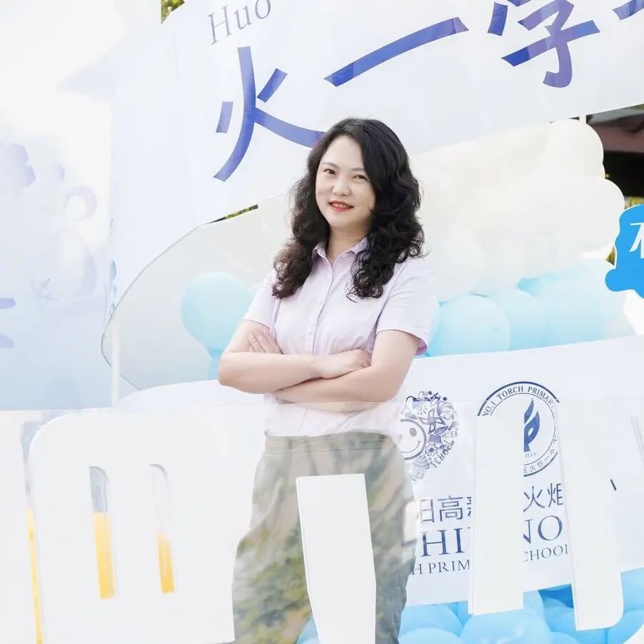 【火一动态】乐声裹着思政热，初心随旋律正燃！ ——这场音乐思政课，把信仰“唱”进了青春里