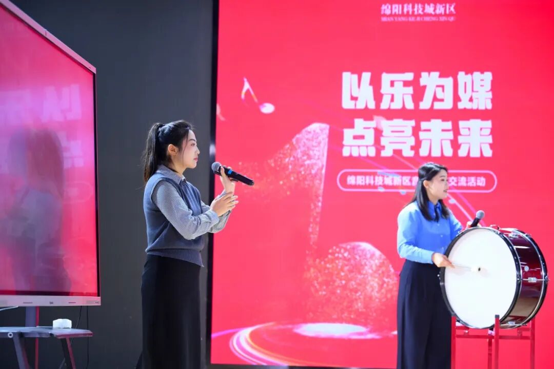 【火一动态】乐声裹着思政热，初心随旋律正燃！ ——这场音乐思政课，把信仰“唱”进了青春里
