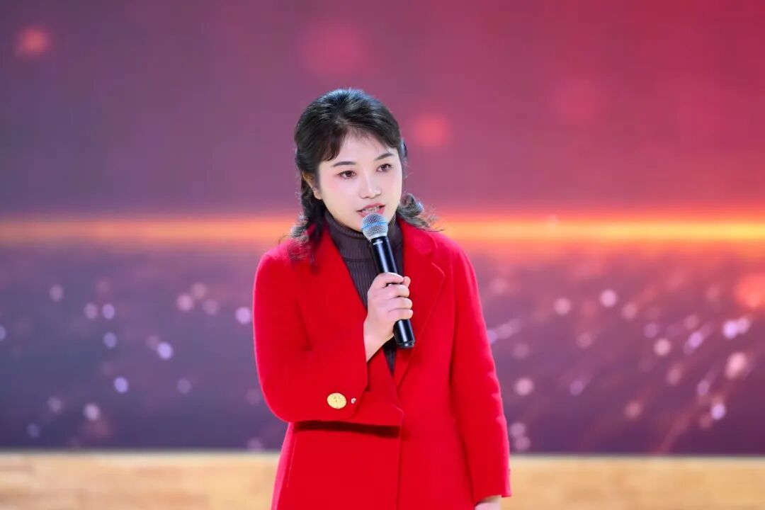 【火一动态】乐声裹着思政热，初心随旋律正燃！ ——这场音乐思政课，把信仰“唱”进了青春里