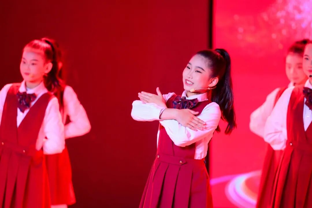 【火一动态】乐声裹着思政热，初心随旋律正燃！ ——这场音乐思政课，把信仰“唱”进了青春里