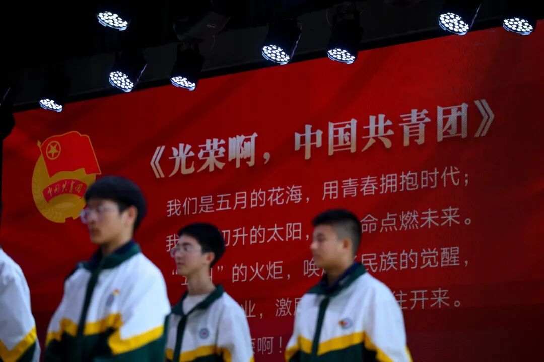 【火一动态】乐声裹着思政热，初心随旋律正燃！ ——这场音乐思政课，把信仰“唱”进了青春里
