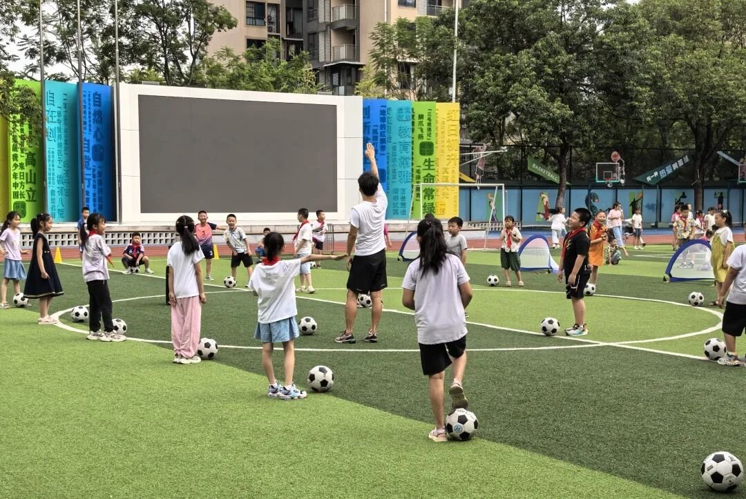 【火一学科组】艺体buff拉满！火炬一小“艺体天团”高光出圈，教研创新双线飘红