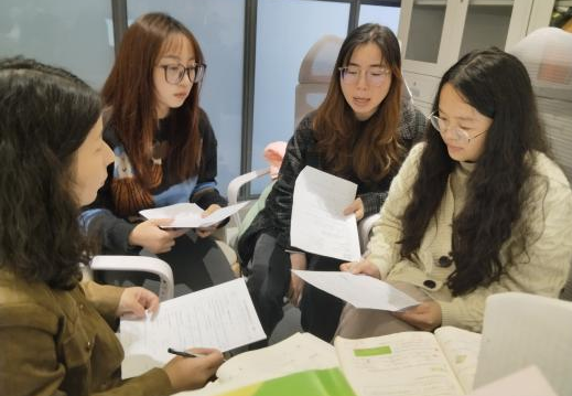 【火一学科组】智赋课堂守初心 · 全员共进凝实效——火炬一小数学组2025年秋图鉴