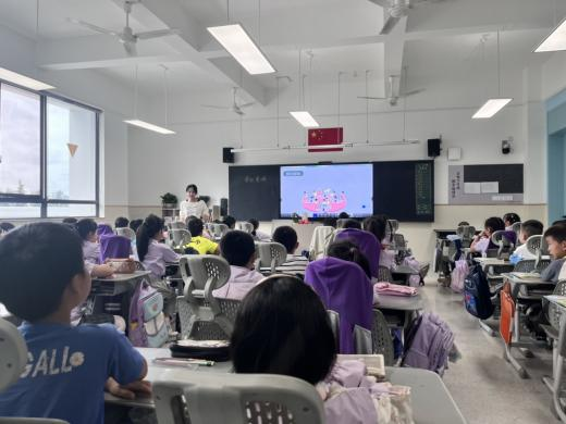 【火一学科组】智赋课堂守初心 · 全员共进凝实效——火炬一小数学组2025年秋图鉴