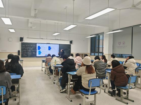 【火一学科组】智赋课堂守初心 · 全员共进凝实效——火炬一小数学组2025年秋图鉴