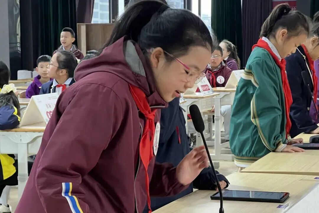 【火一学科组】文研突围,揽誉焕新再启程!-----火炬一小语文教研组2025秋荣光赋