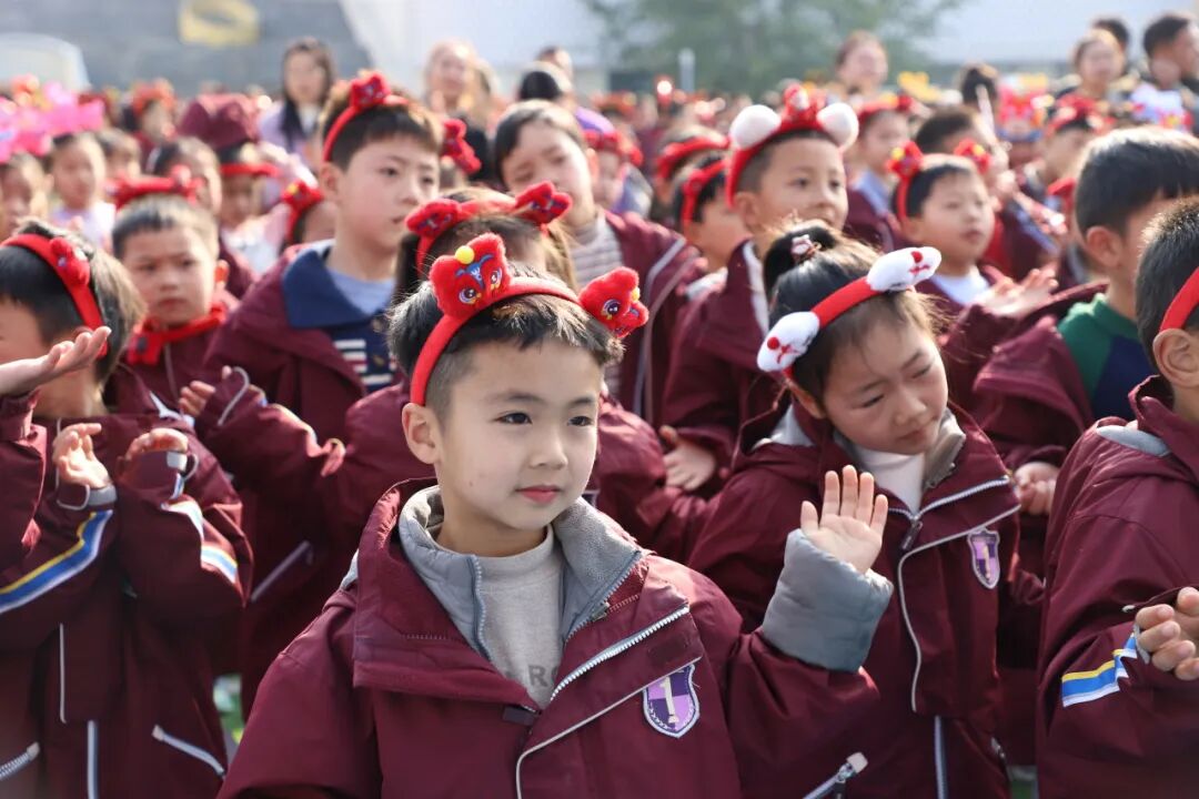 【火一开学季】以“骐骥”之志 燃AI之光——做未来科技的“快乐小马”