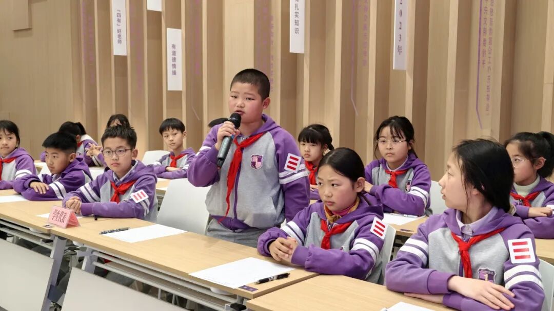 【未来小镇】|专属“议事厅”里,学生说了算!——学生当场“挑刺”,校方现场“接单”