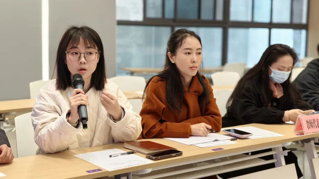 【未来小镇】|专属“议事厅”里,学生说了算!——学生当场“挑刺”,校方现场“接单”
