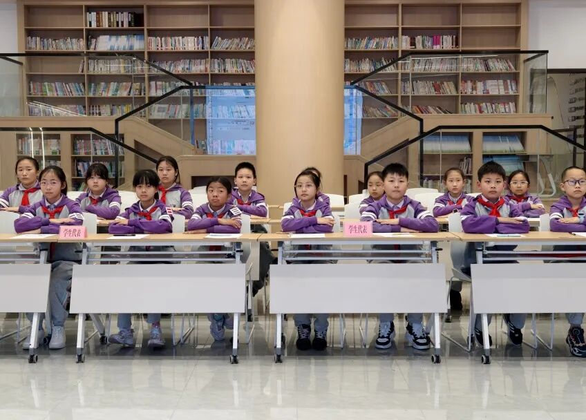 【未来小镇】|专属“议事厅”里,学生说了算!——学生当场“挑刺”,校方现场“接单”