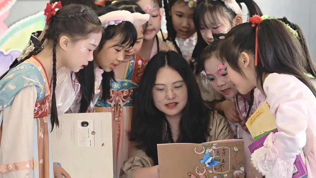 【火一月刊】四月书香漫,深耕行致远 —— 四月,火炬一小续写一卷成长篇