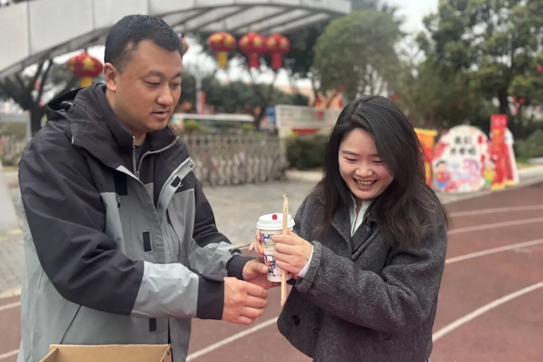 【火一月刊】春光作序,教育为诗 ——三月,火炬一小寄出一封春日来信