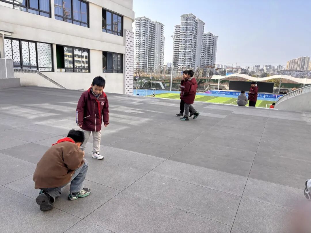 【火一月刊】春光作序,教育为诗 ——三月,火炬一小寄出一封春日来信