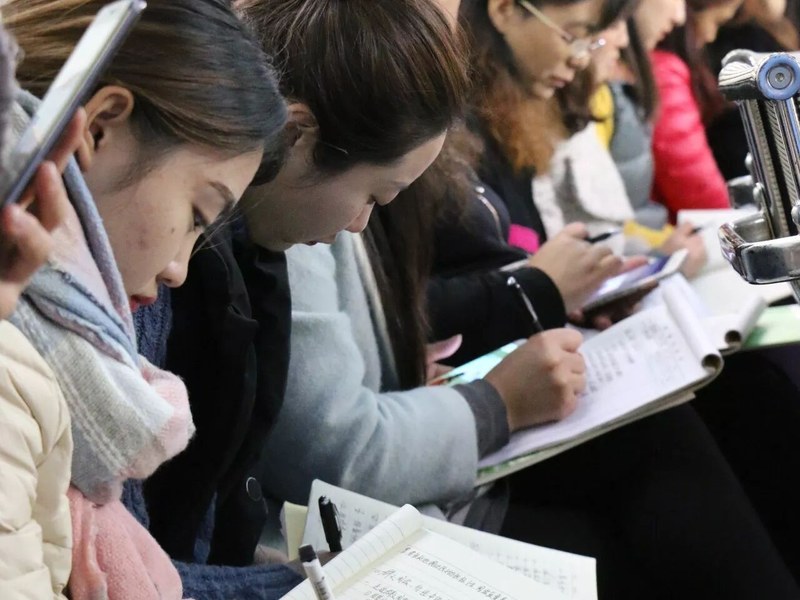 【火一动态】群文阅读研究活动暨跟岗教师交流活动