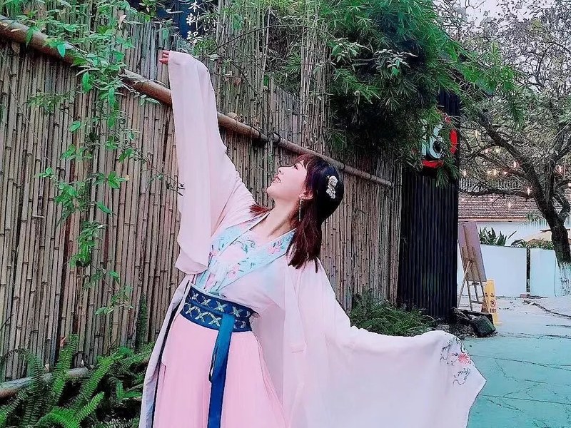 【火一动态】国风当潮，汉服迎新——火炬一小及月社2020年新年年会