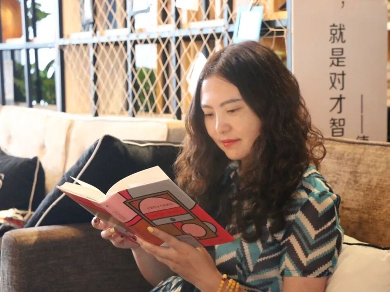 【火一动态】火一教师集体搭乘开往“未来学校云论坛”的列车