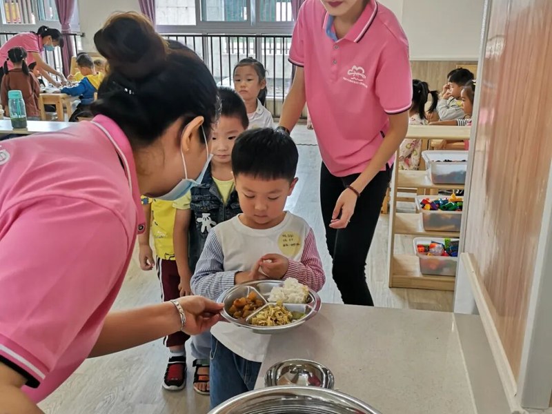【一幼开园日】遇见一幼，遇见美好│开学了，可以不管不顾的给我一个拥抱