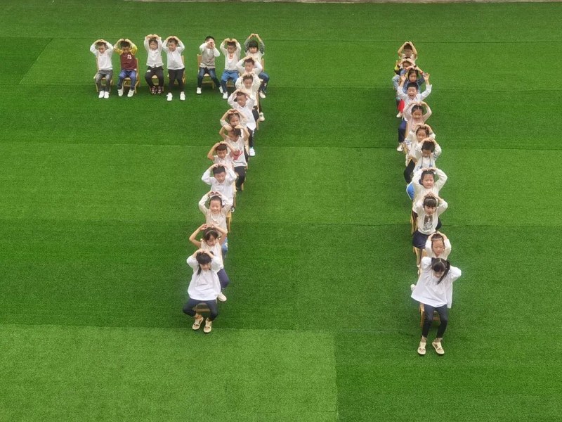 【一幼动态】小小一幼娃，浓浓爱国情