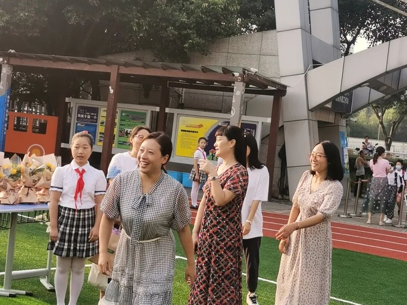【火一动态】星教师，向阳而生 ——火炬一小庆祝教师节系列活动
